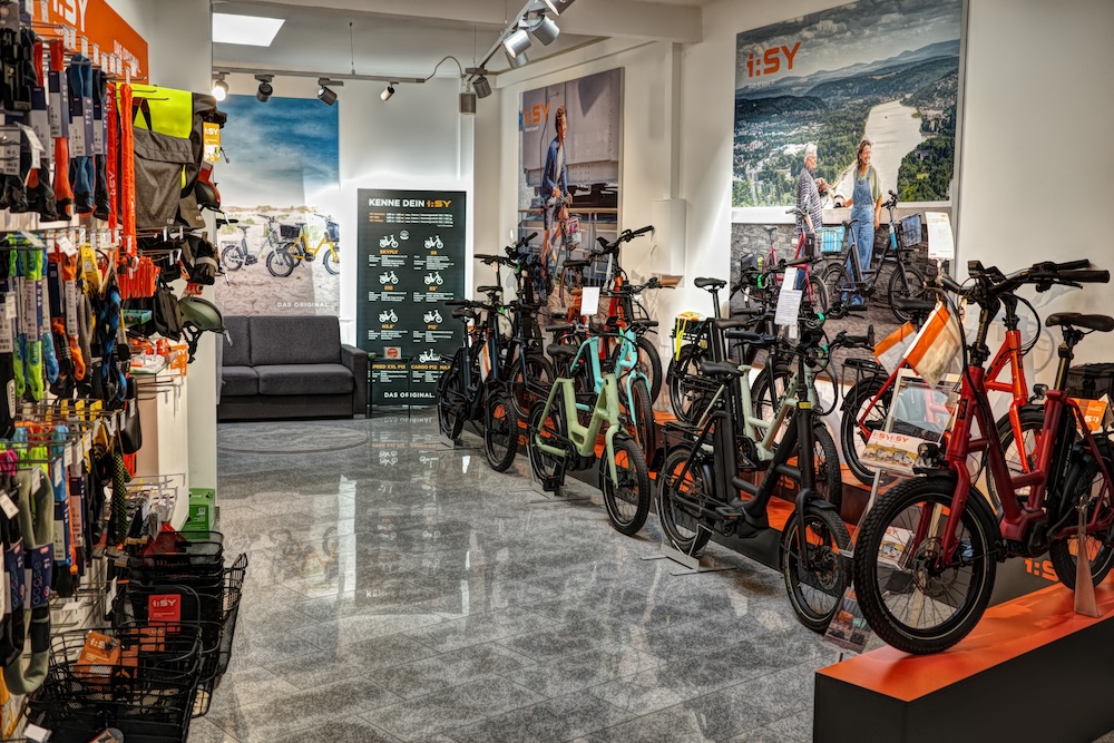 Innenansicht des i:SY Flagship Stores die Radgeber Mainz